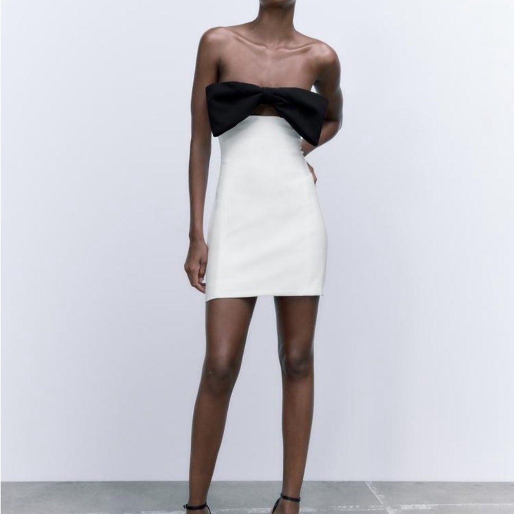 Elegant Black and White Strapless Dress